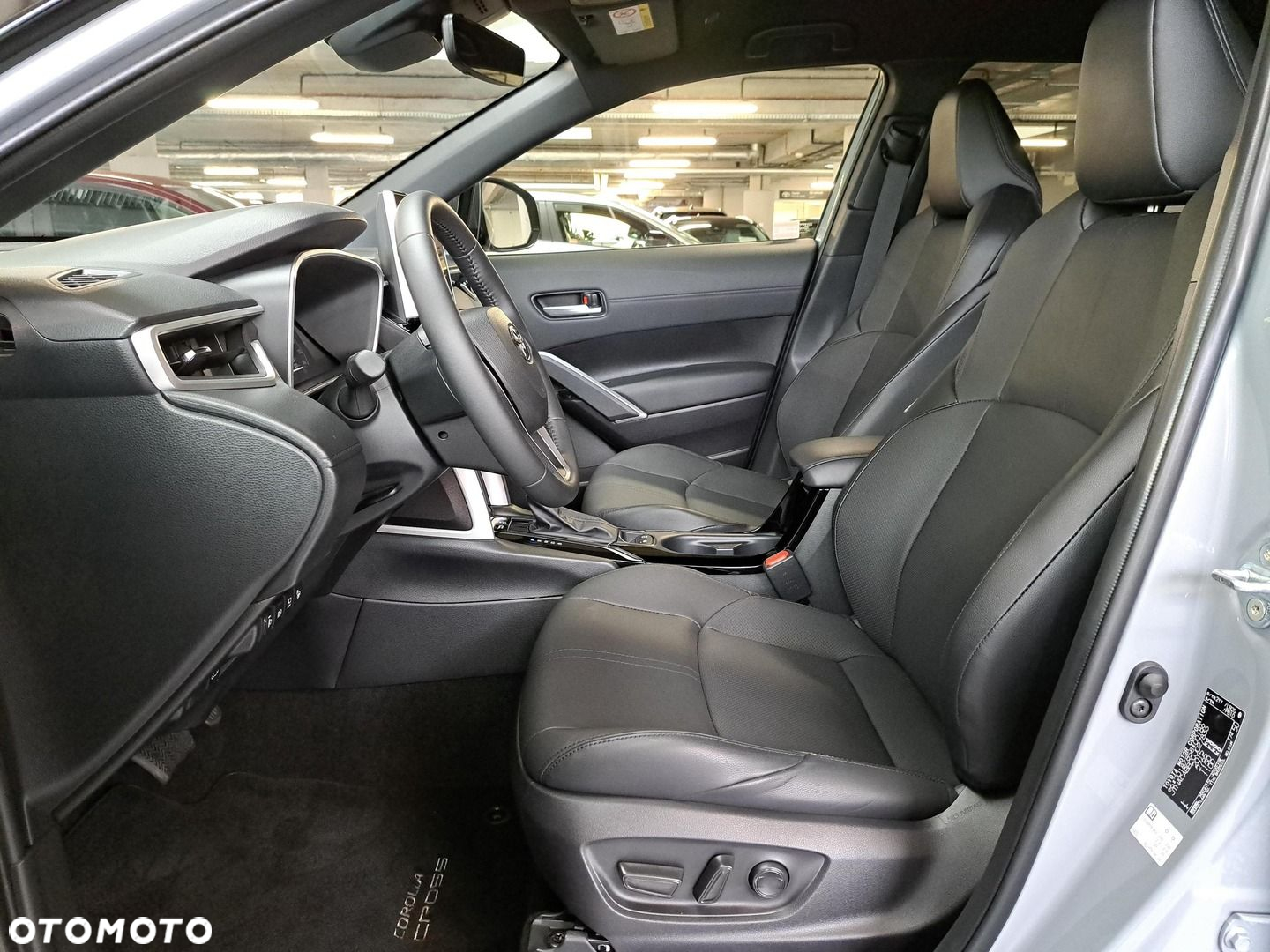 Toyota Corolla Cross 2.0 Hybrid Executive AWD - 11