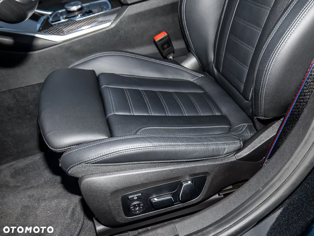 BMW Seria 3 M340i xDrive mHEV sport - 13