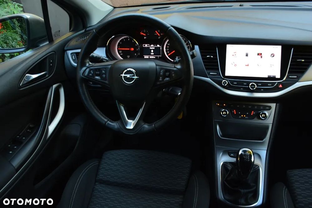 Opel Astra 1.4 Turbo Innovation - 23