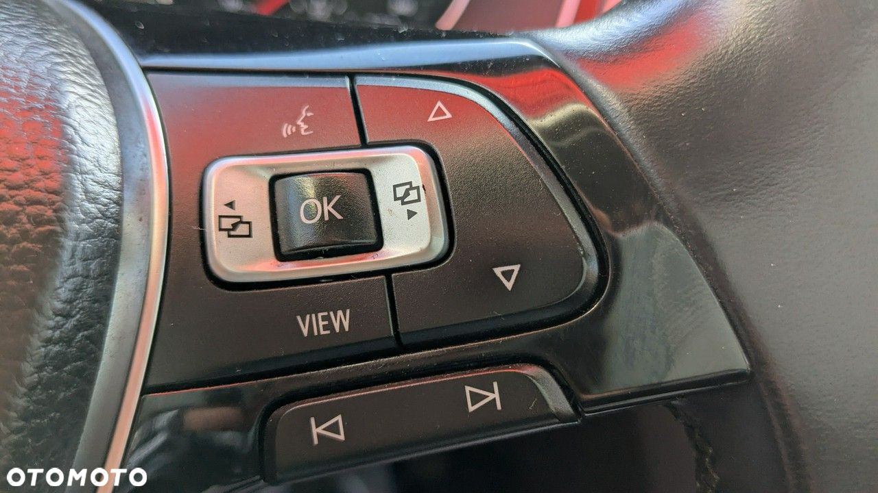 Volkswagen Passat - 30