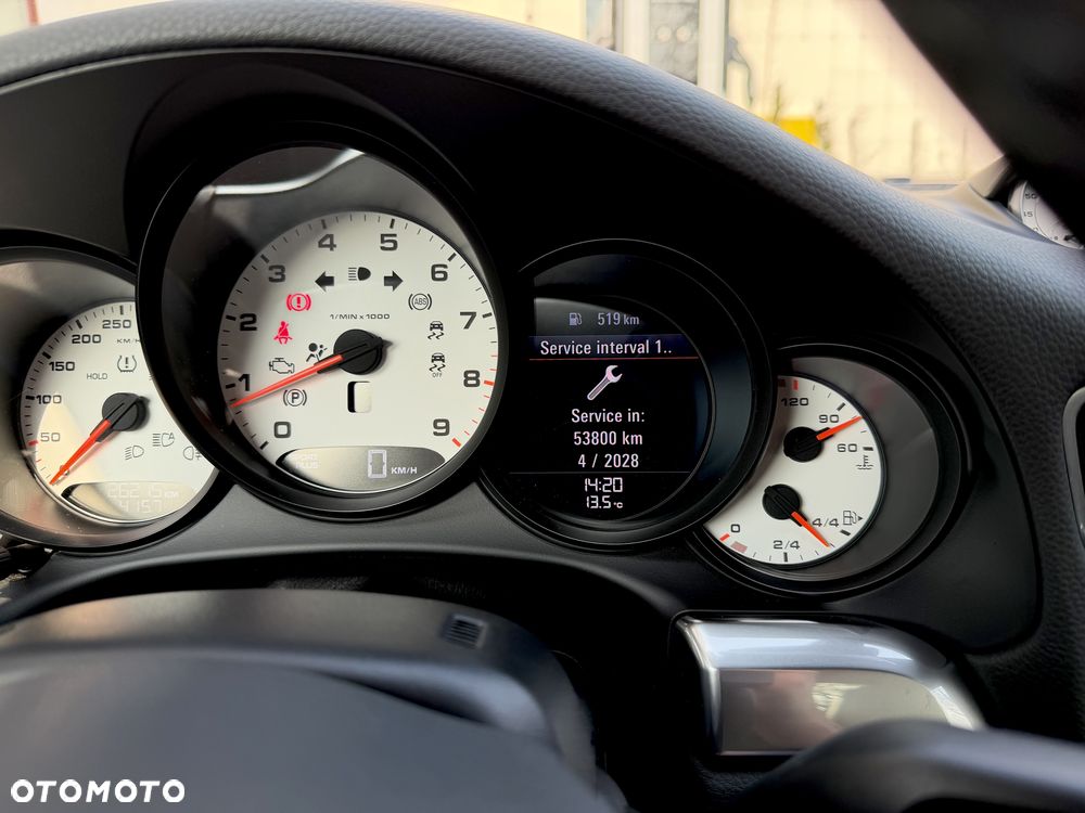 Porsche 911 Carrera - 27