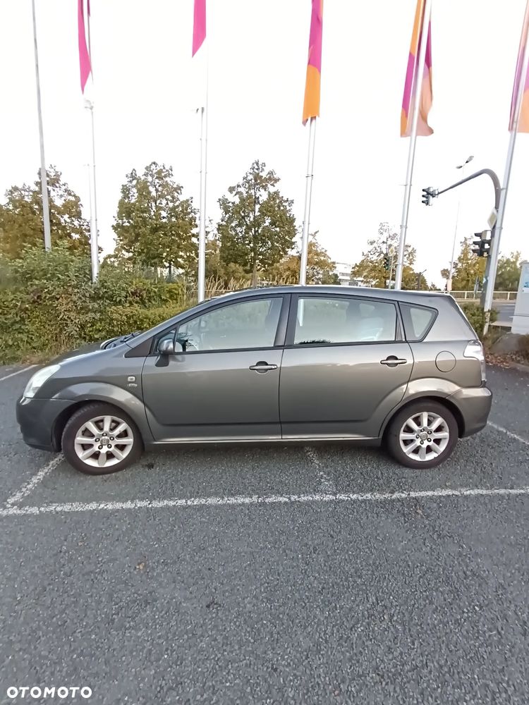 Toyota Corolla Verso 2.0 D-4D Prestige - 9