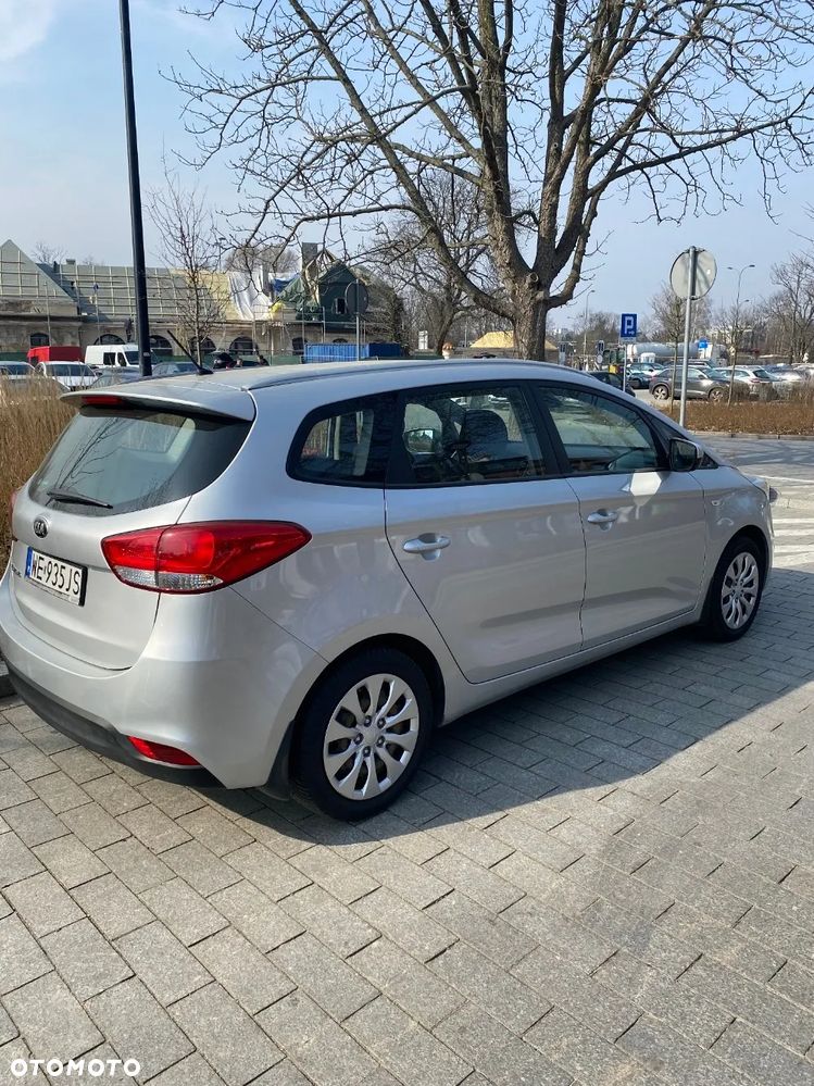 Kia Carens 1.6 GDI M - 12