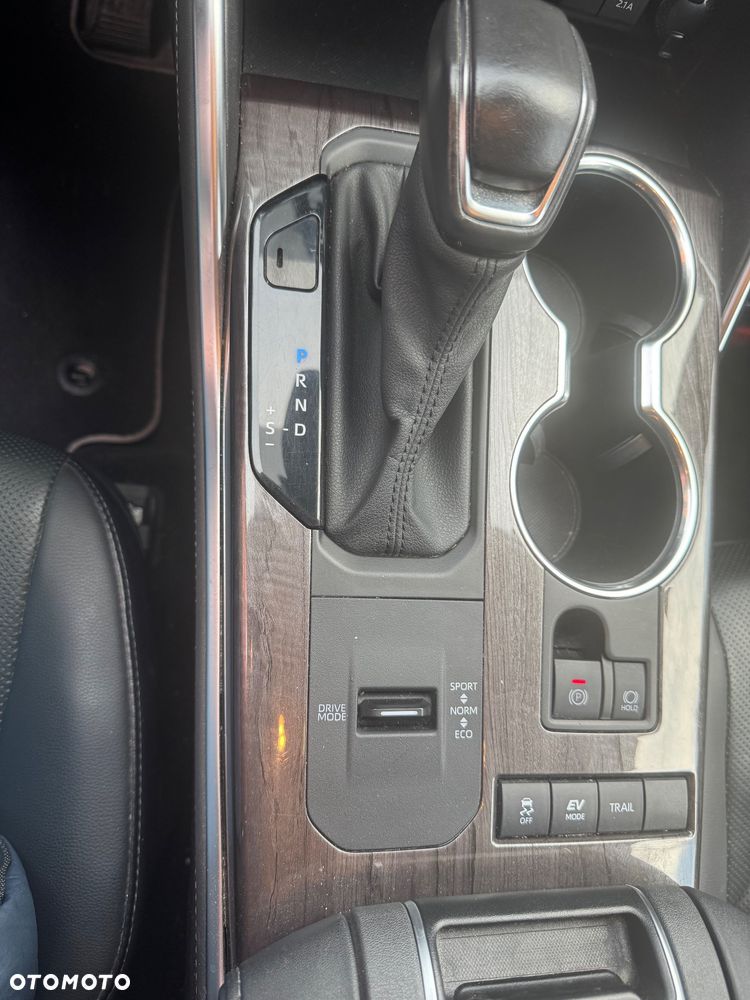 Toyota Highlander 2.5 Hybrid Executive - 24