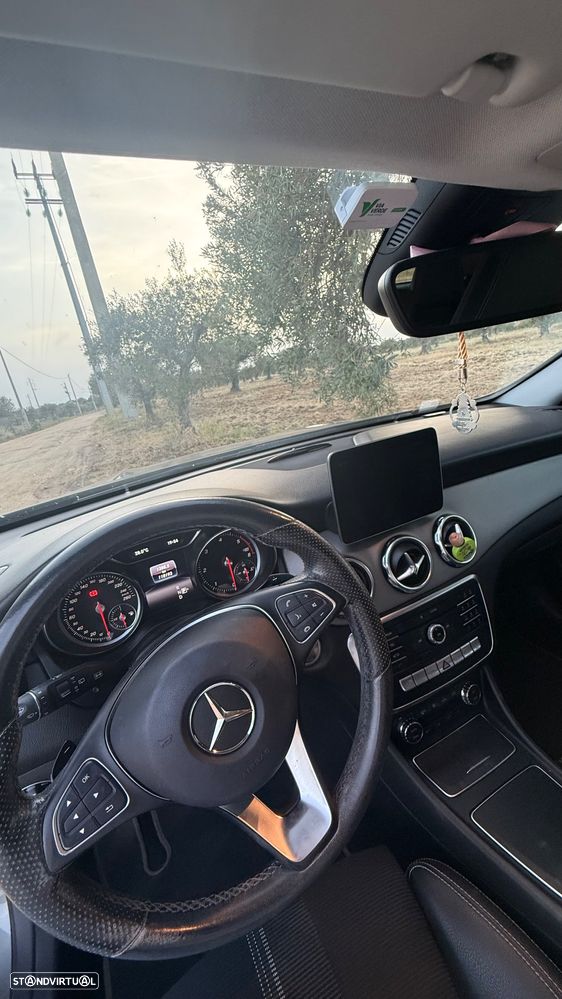 Mercedes-Benz GLA 200 d Aut. - 4