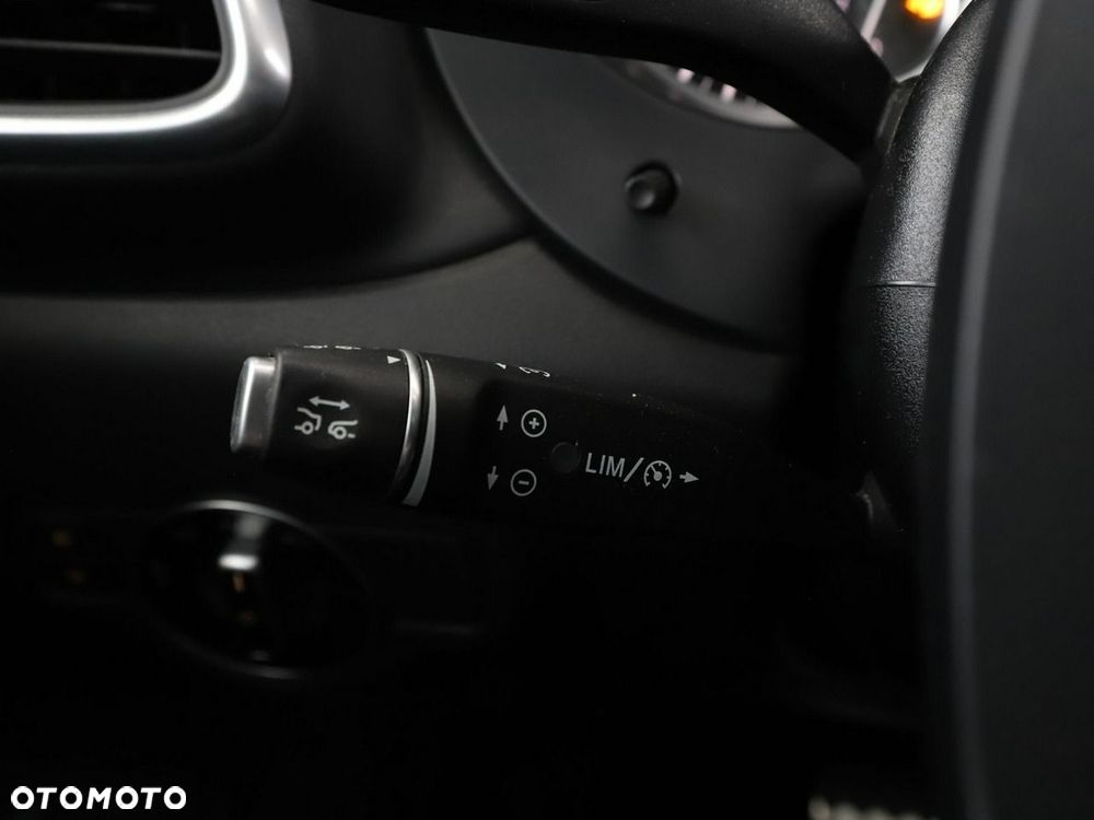 Infiniti Q30 1.6t DCT Sport - 32