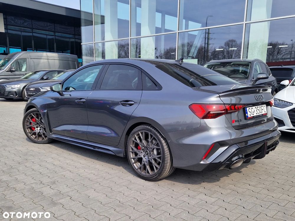 Audi RS3 Limousine - 4