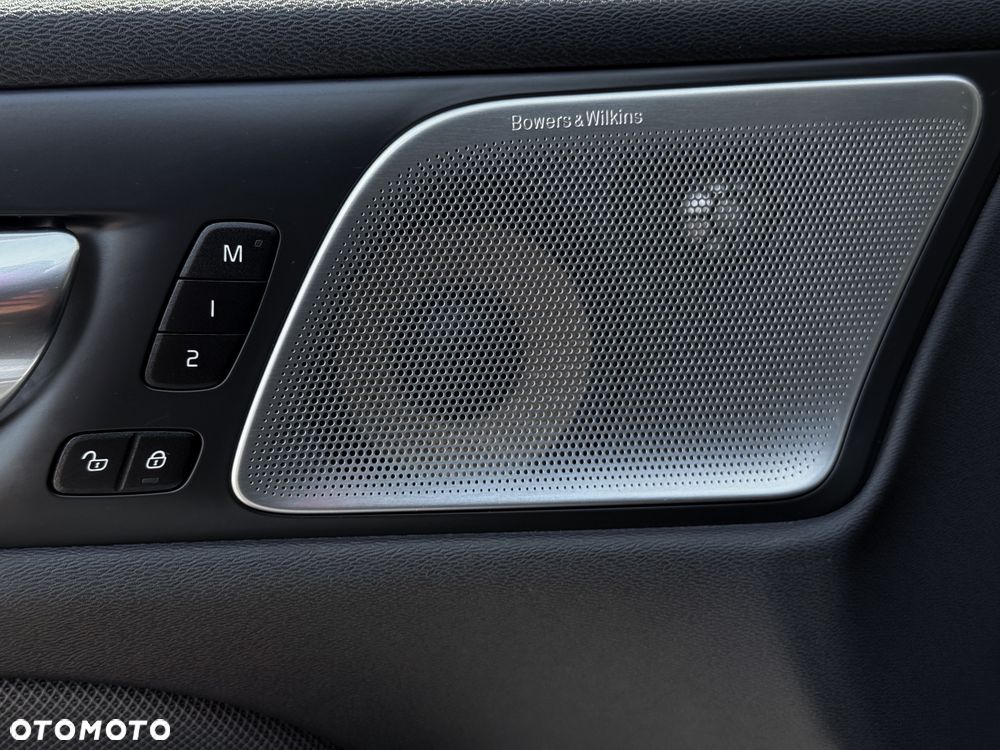 Volvo V60 T8 AWD Recharge Geartronic RDesign - 39