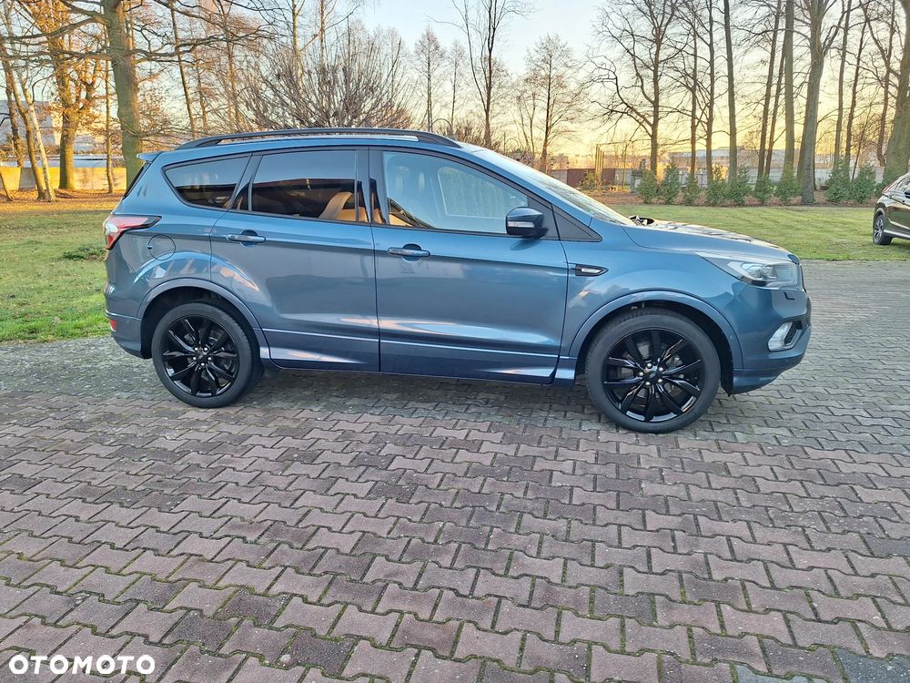 Ford Kuga 1.5 EcoBoost 2x4 ST-Line - 2