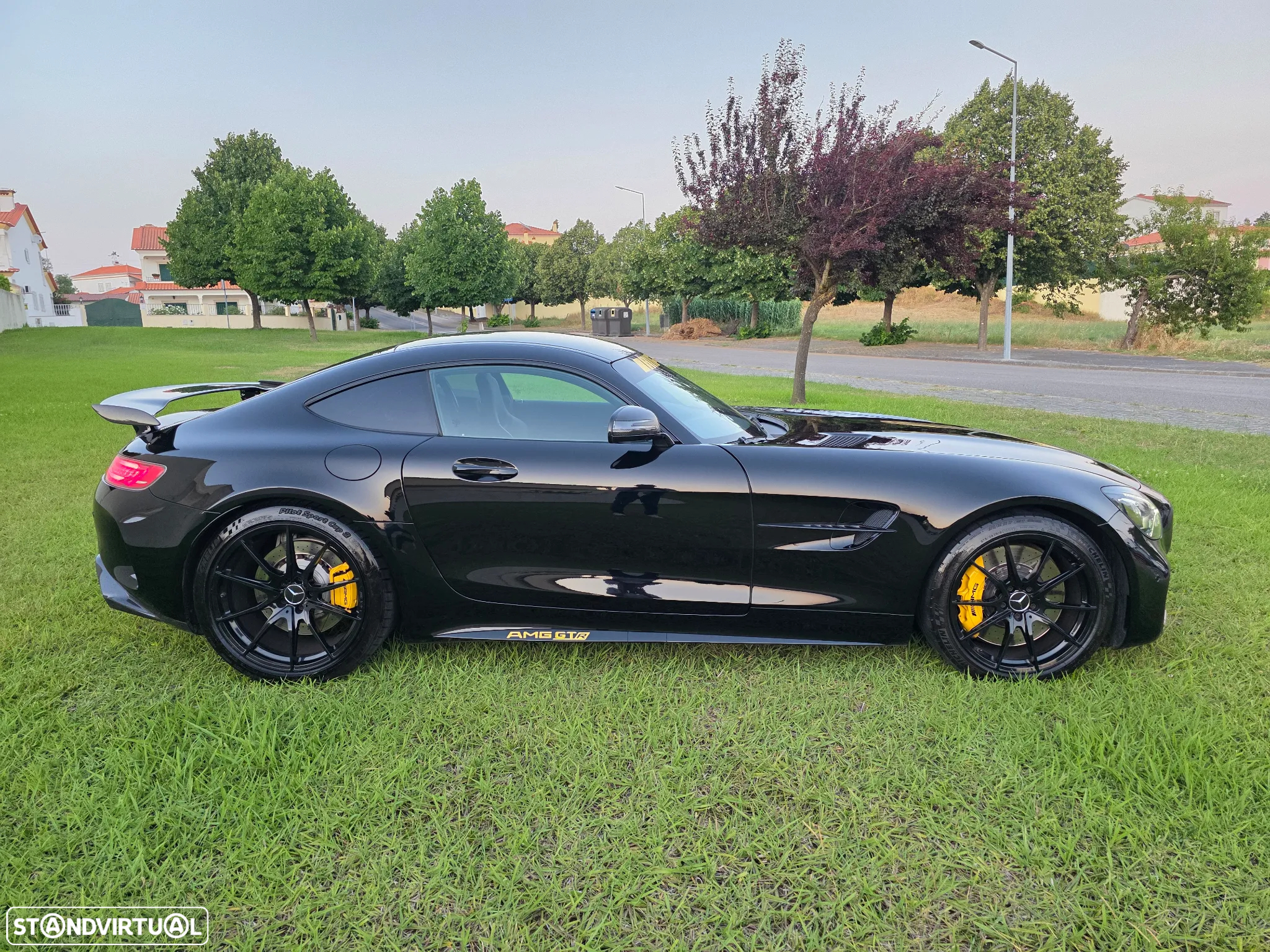 Mercedes-Benz AMG GT R - 3