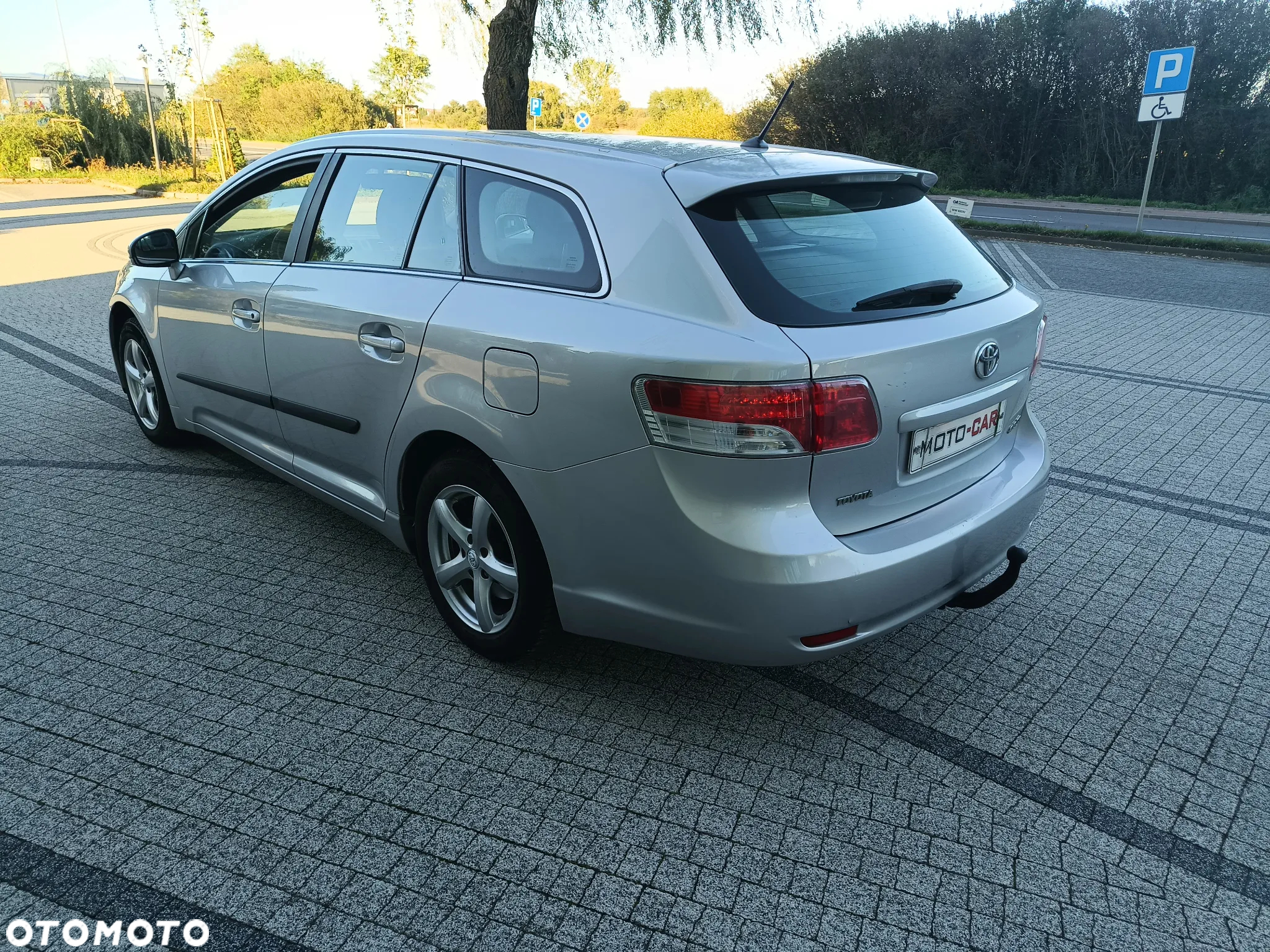 Toyota Avensis 1.8 Luna - 4