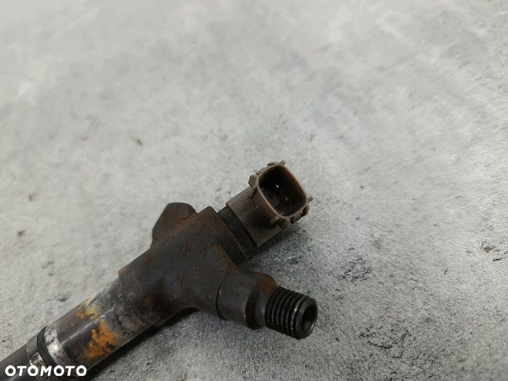 WTRYSKIWACZ TOYOTA AVENSIS III T27 23670-0R100 DENSO 2.0 D-4D - 4