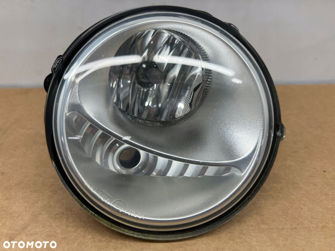 Twingo II LIFT halogen prawy przód 261509865R - 2
