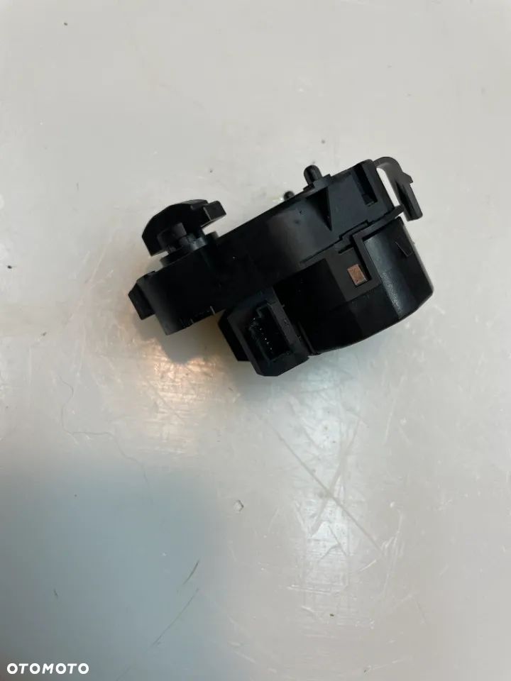 SILNICZEK NAGRZEWNICY BMW E46 6934822 - 2