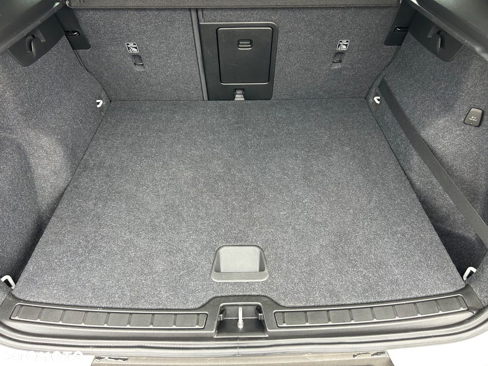 Volvo XC 40 T5 AWD Momentum Pro - 18