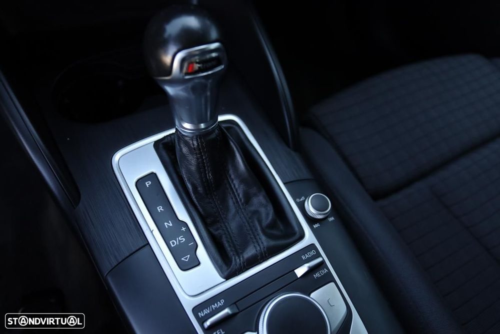 Audi A3 Sportback 1.6 TDI Sport S tronic — fotografia 9