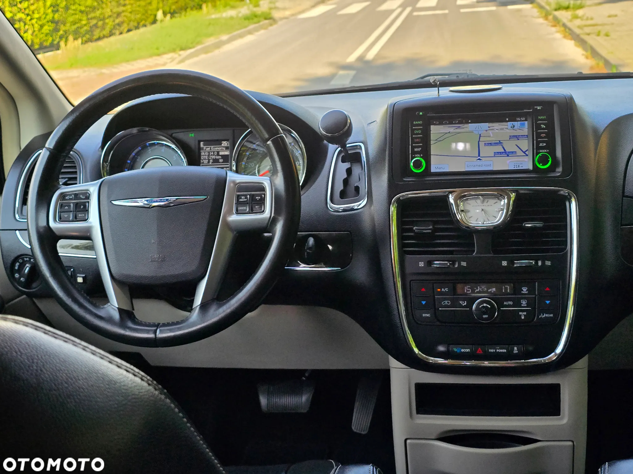 Chrysler Town & Country 3.6 Limited - 27