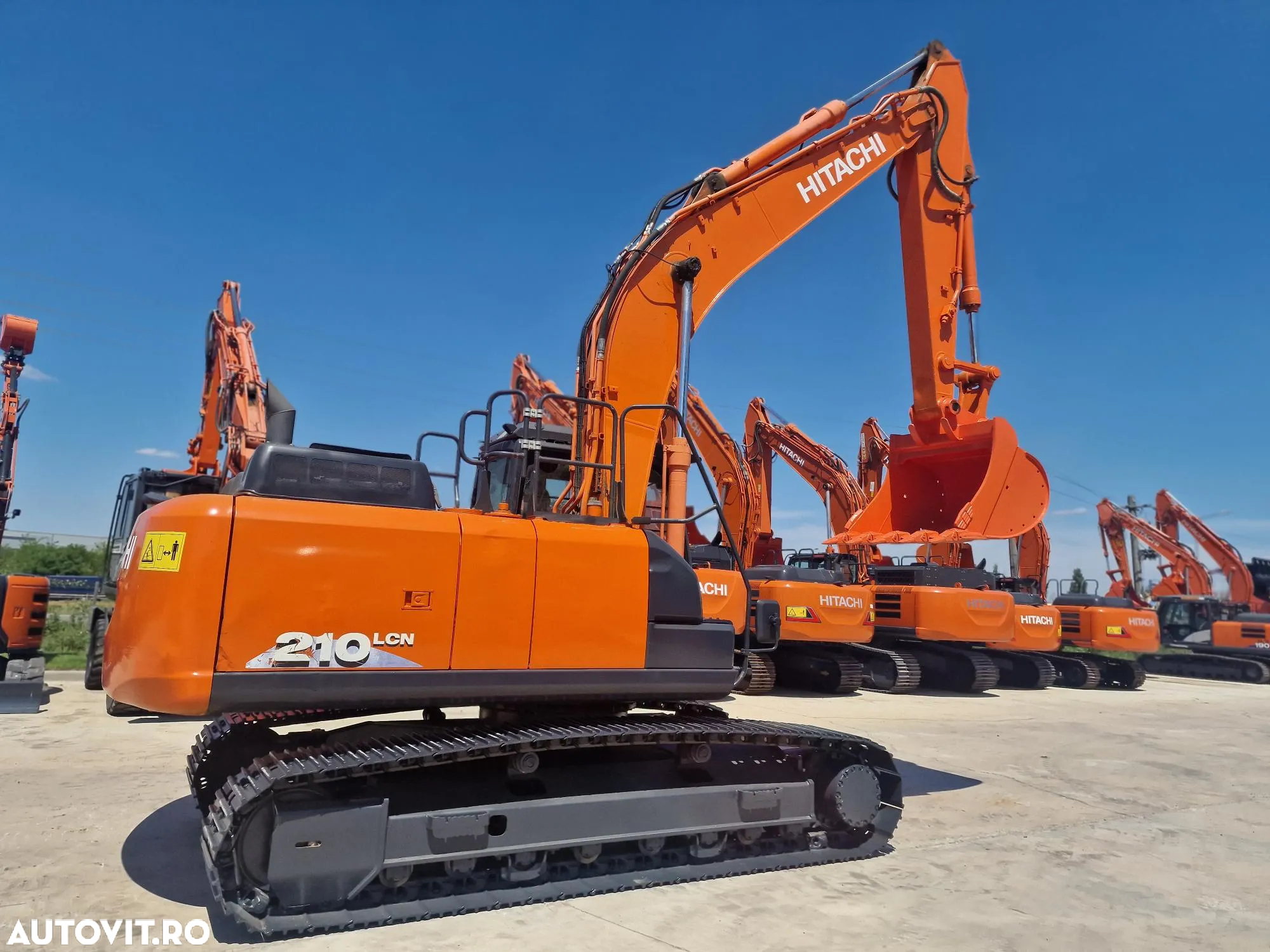 Hitachi ZX210, 2018, 8.114h, 22 tone-78900 EUR+Tva, latime 2,49m, Ins picon, protectie acoperis cabina, Aer conditinoat climatronic, STARE FOARTE BUNA, posibilitate leasing 3 ani-PROMOTIE 78900 EUR+Tva - 2