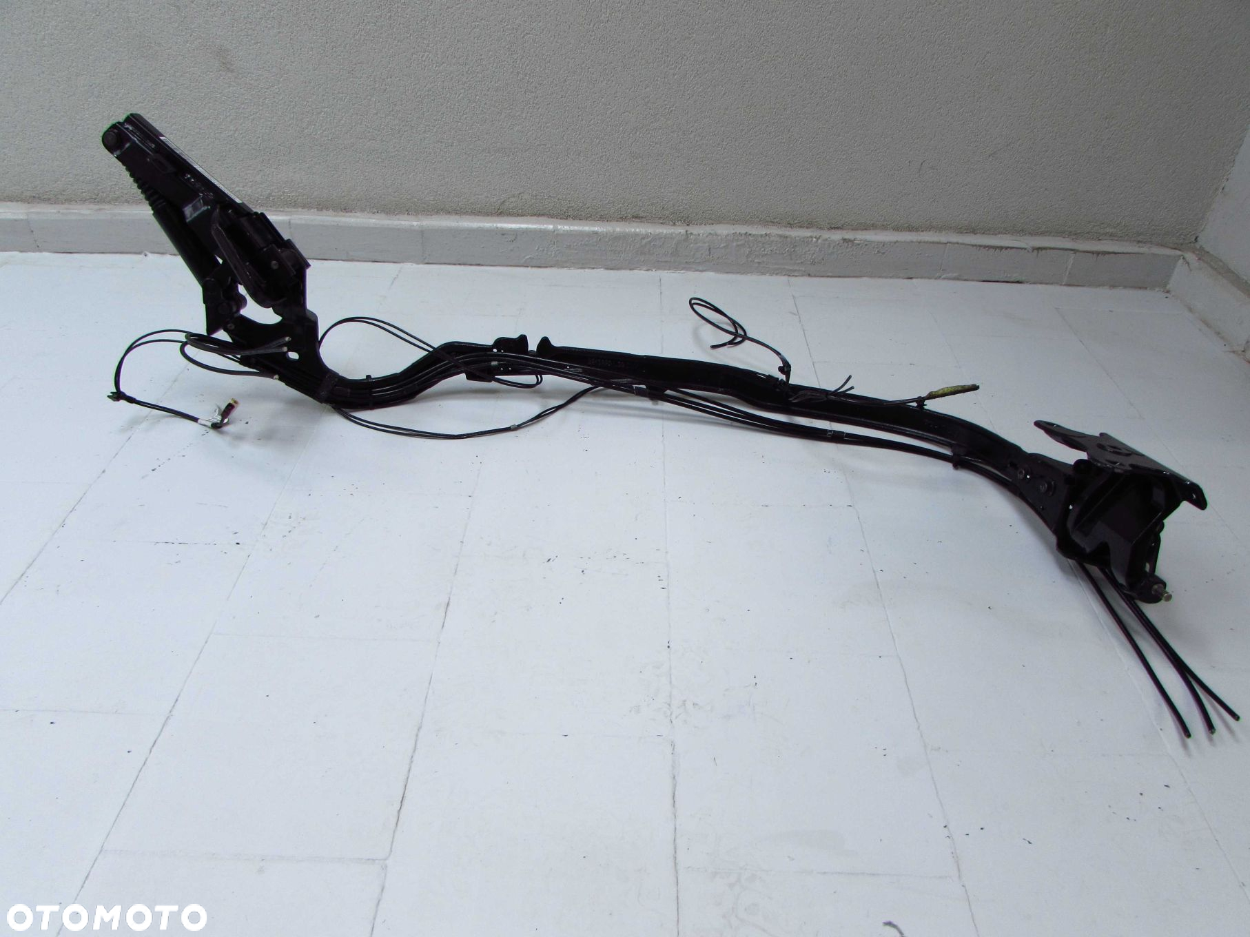 VOLVO C70 II 06-13 ZAWIAS RAMIE RAMA DACHU PRAWA STRONA 31256475 - 2