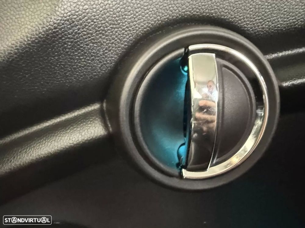 MINI 3 Portas One D - 56