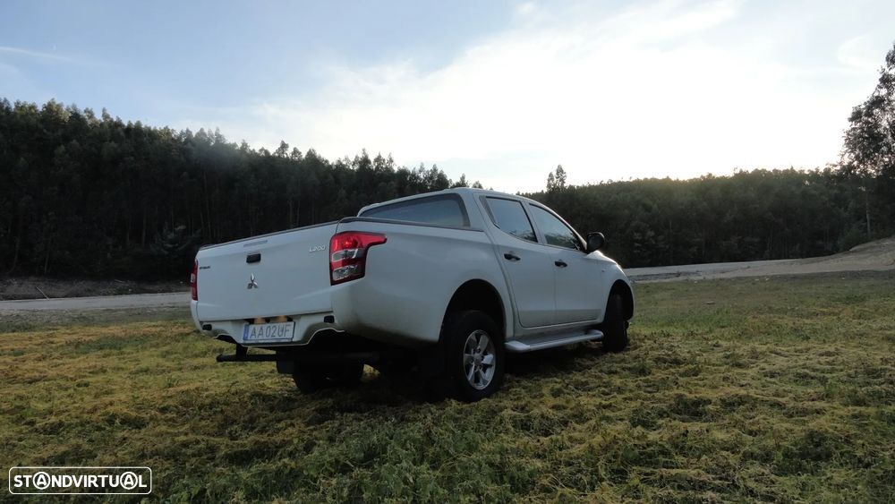 Mitsubishi L200 2.4 DI-D CD Invite 4WD - 7