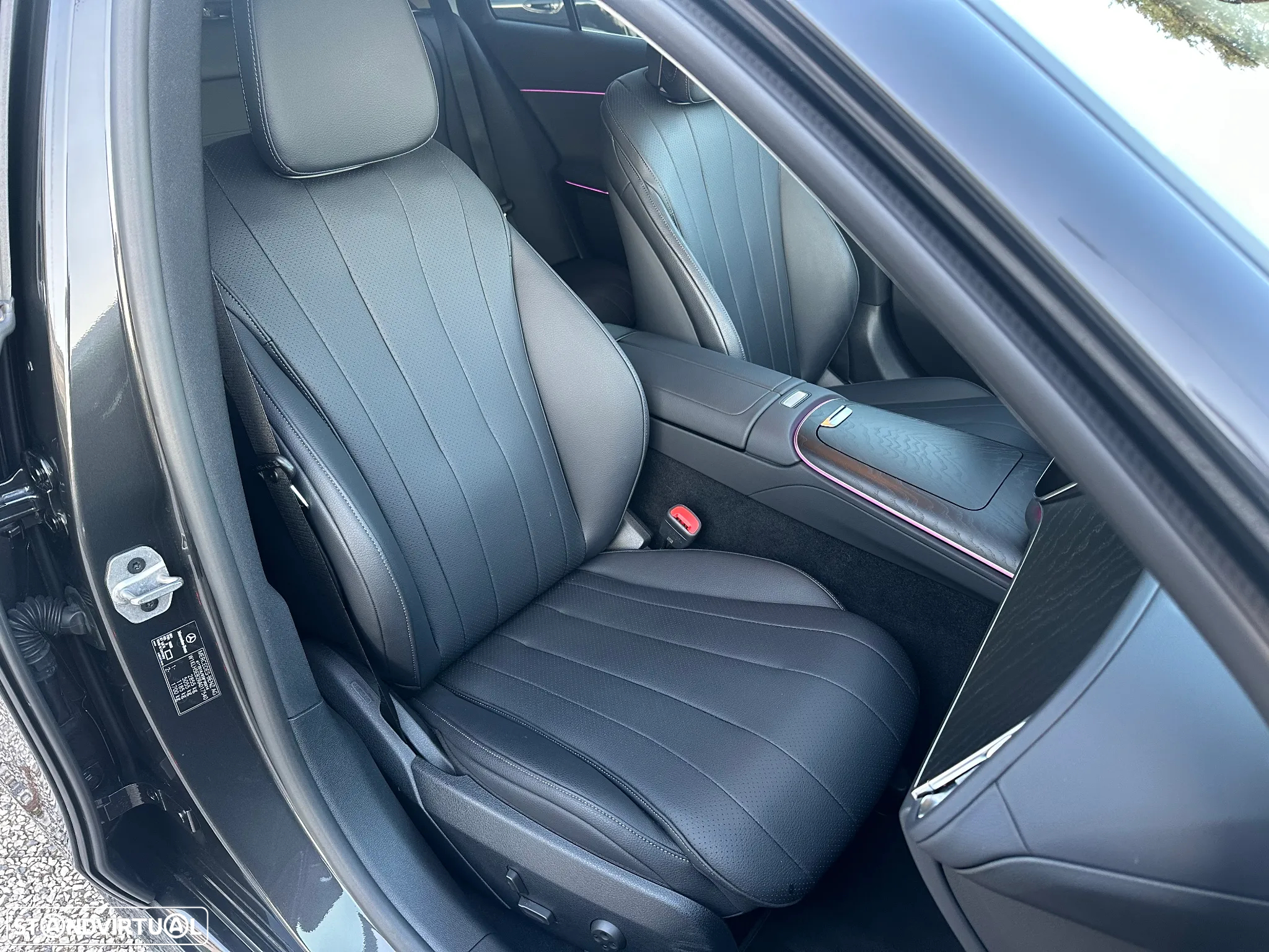 Mercedes-Benz E 300 e Avantgarde - 10