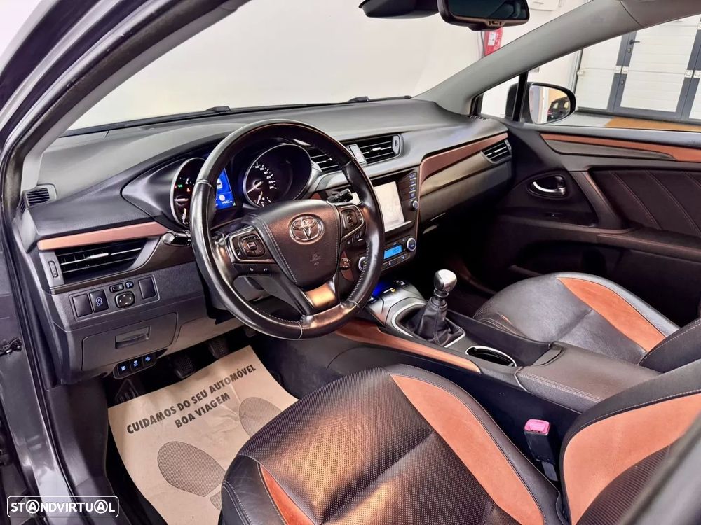 Toyota Avensis Touring Sports 2.0 D-4D Luxury+GPS - 20