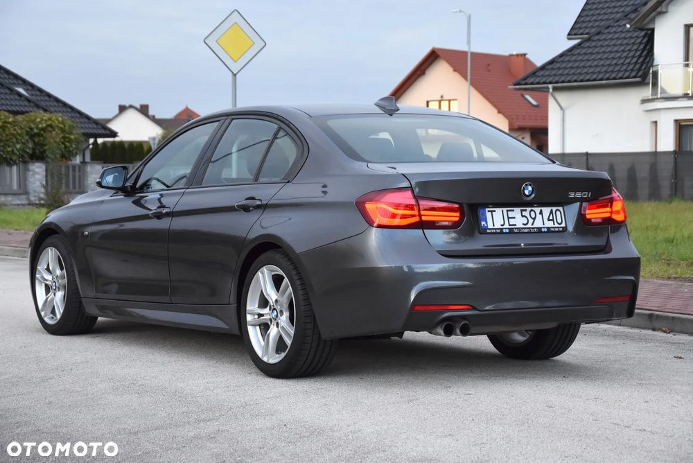 BMW Seria 3 320i Edition M Sport Shadow - 8