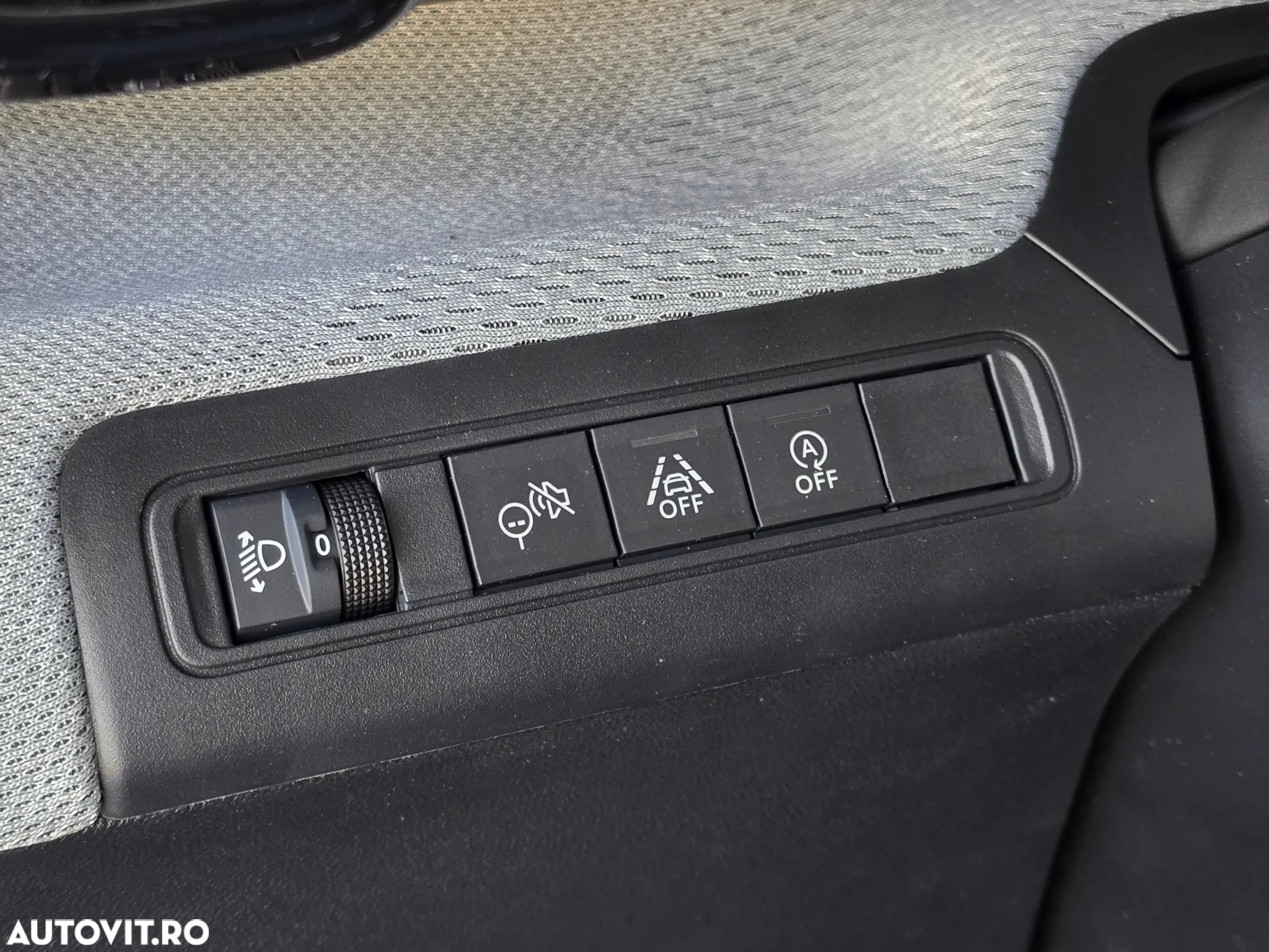 Citroën C3 1.2 PureTech 100 S&S BVM6 MAX - 10