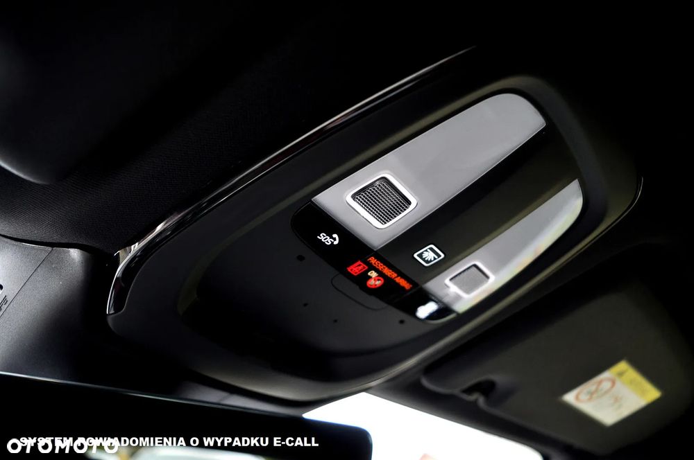 Volvo XC 60 B4 D Plus Dark - 32