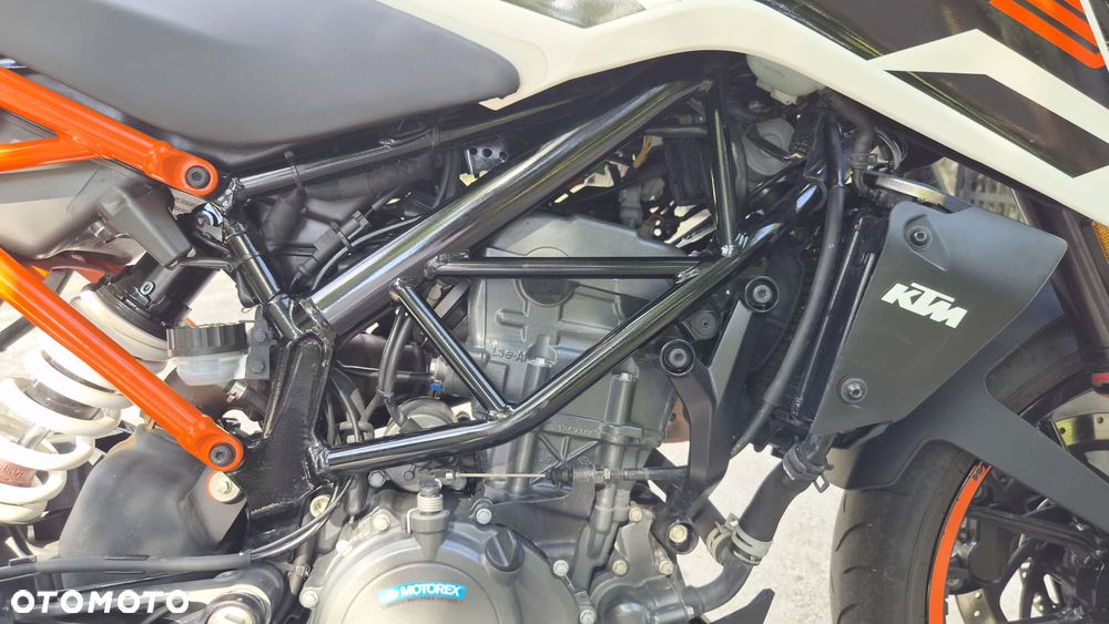 KTM Duke 125 - 19