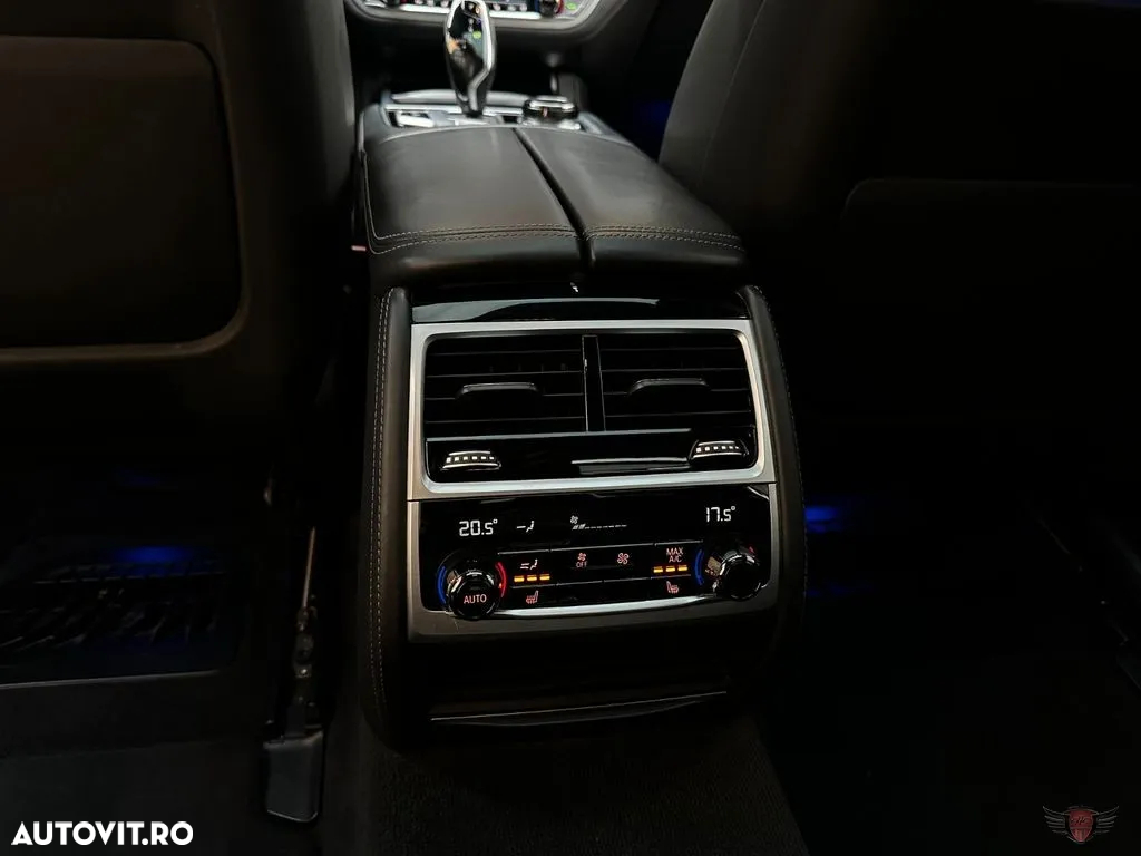 BMW Seria 7 730d xDrive MHEV - 31