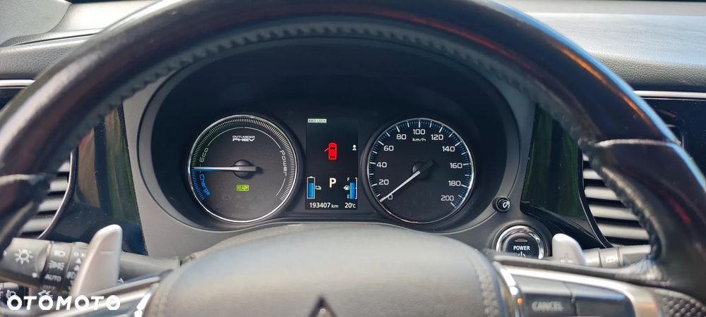 Mitsubishi Outlander Instyle NAVI + - 2