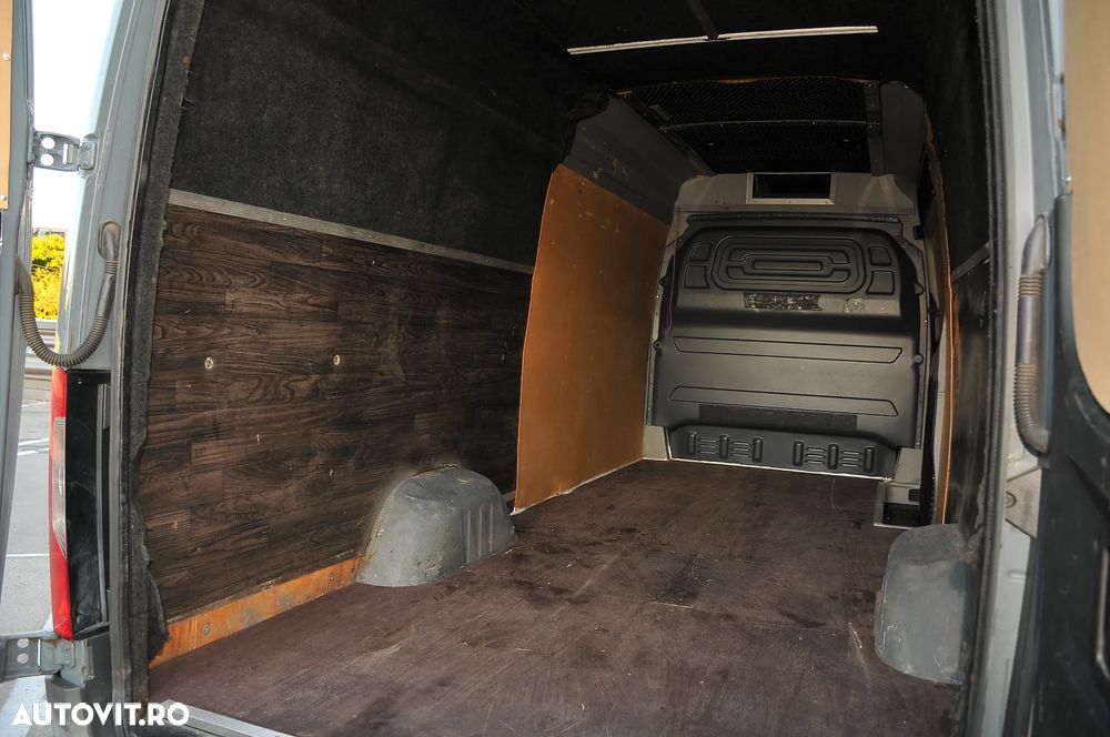 Mercedes-Benz Sprinter - 12