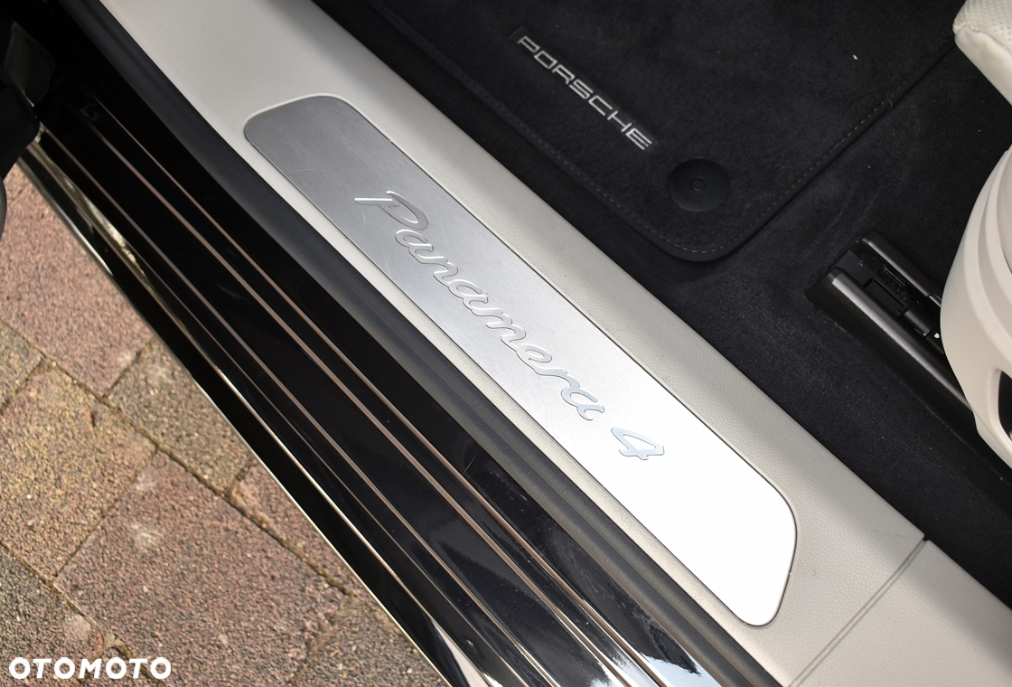 Porsche Panamera - 37