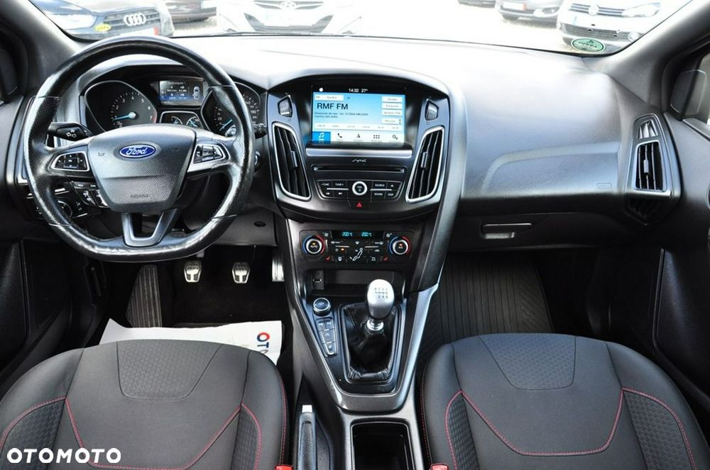 Ford Focus - 30