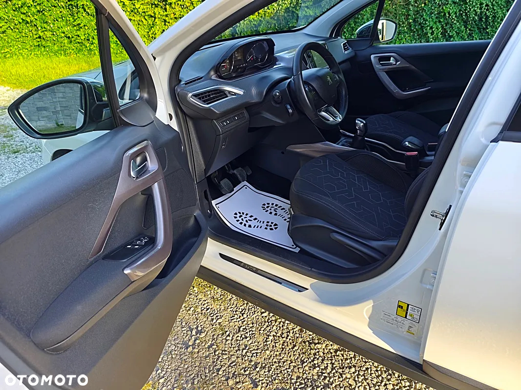Peugeot 2008 1.2 Pure Tech Style - 8