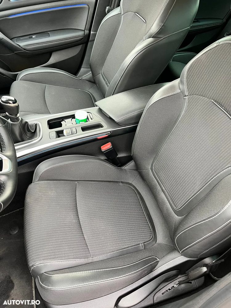 Renault Megane TCE 140 Techno - 7