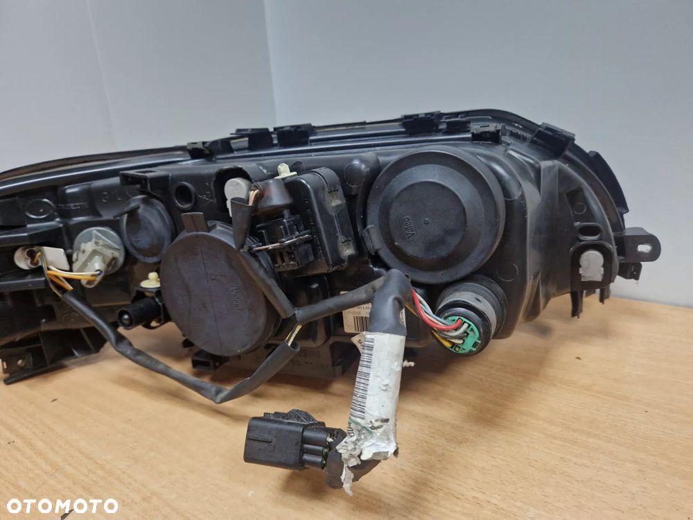LAMPA LEWA PRZEDNIA XENON VOLVO S60I V70II LIFT 04-10R EUROPA - 11