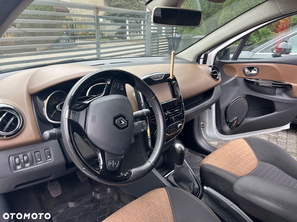 Renault Clio - 16