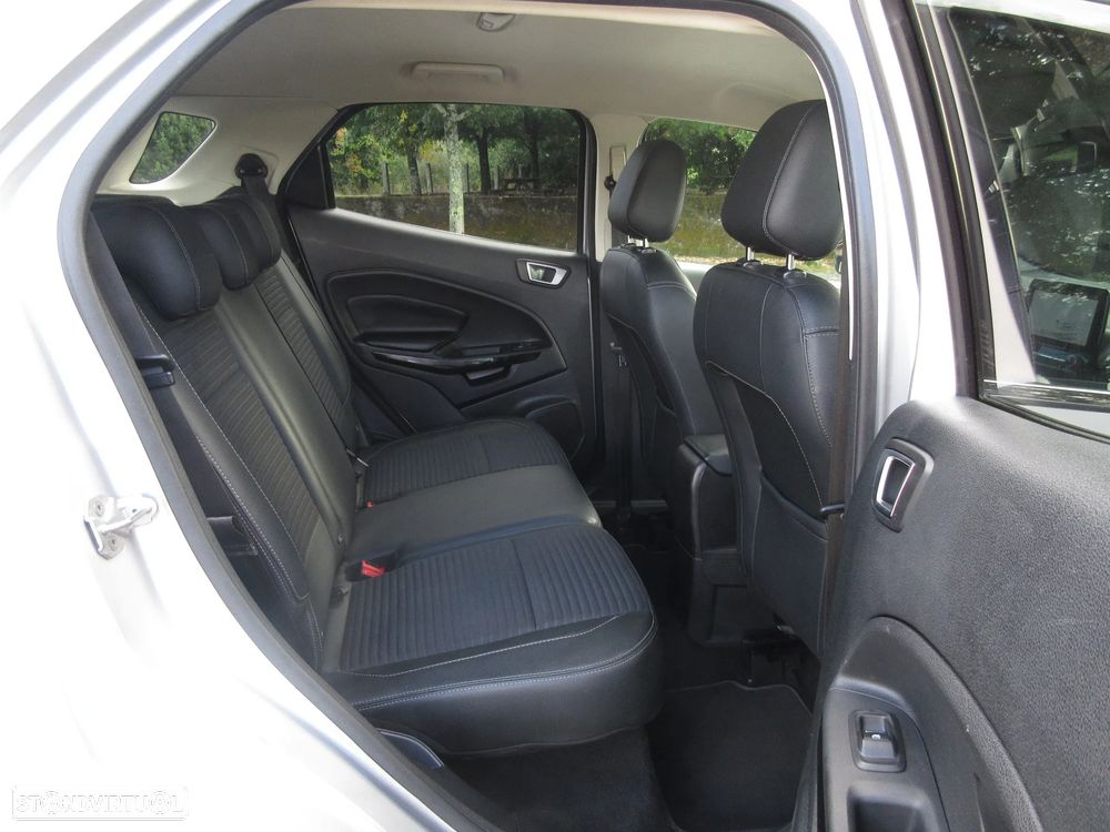 Ford EcoSport - 36