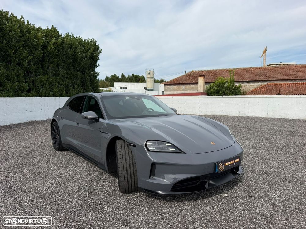 Porsche Taycan Sport Turismo GTS - 3
