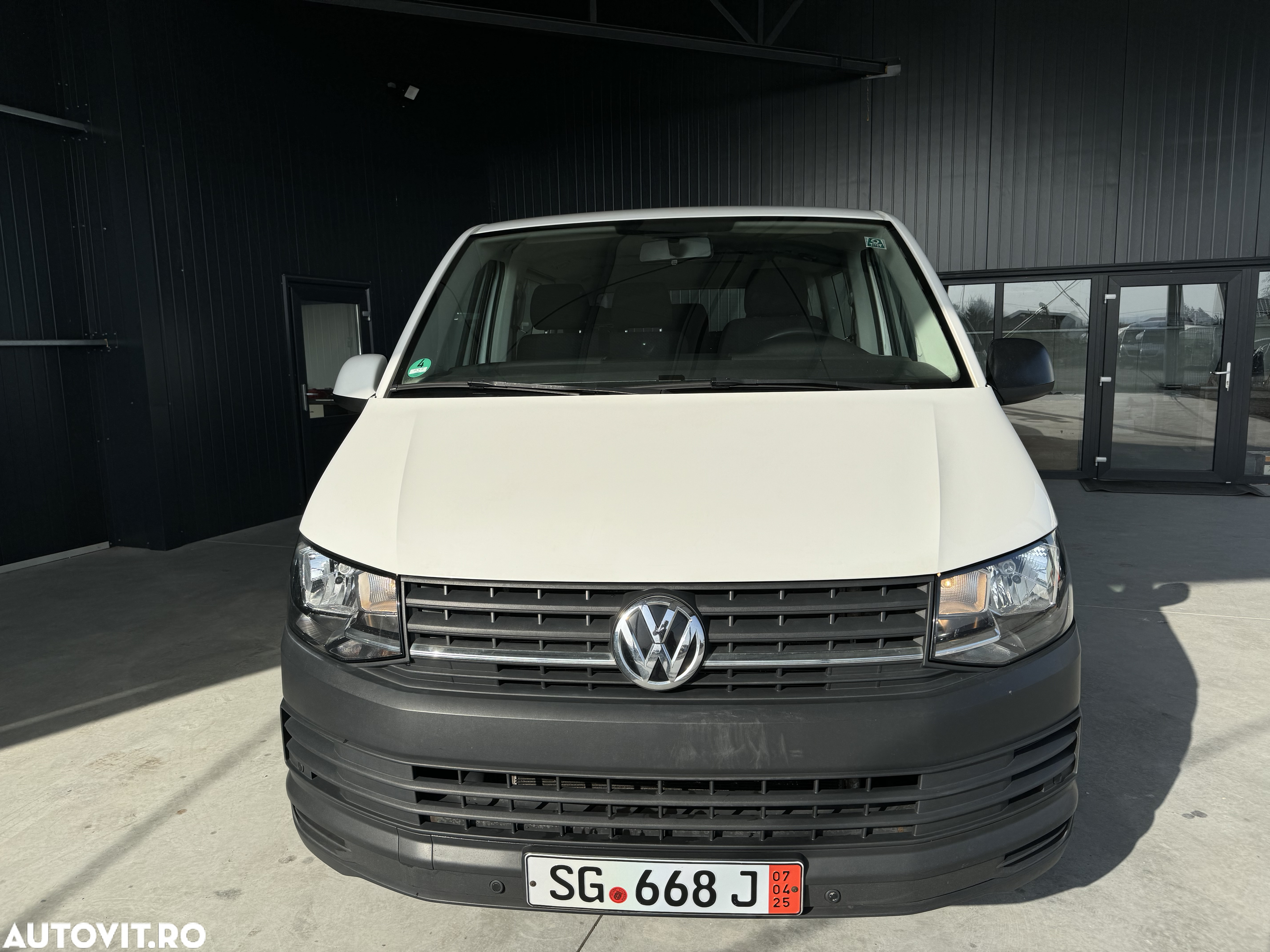 Volkswagen Caravelle T6 2.0 TDI KR Comfortline - 11