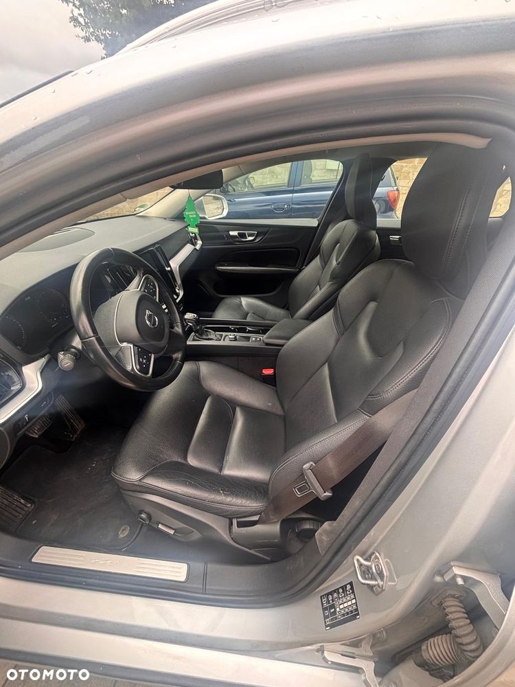 Volvo V60 D3 Momentum Pro - 11