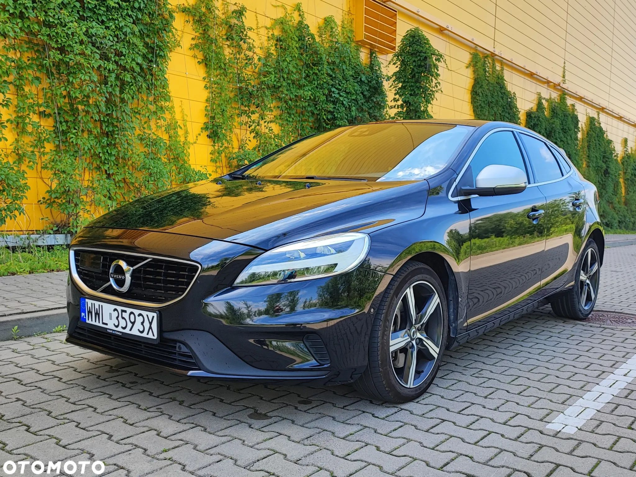 Volvo V40 T3 Geartronic RDesign - 1