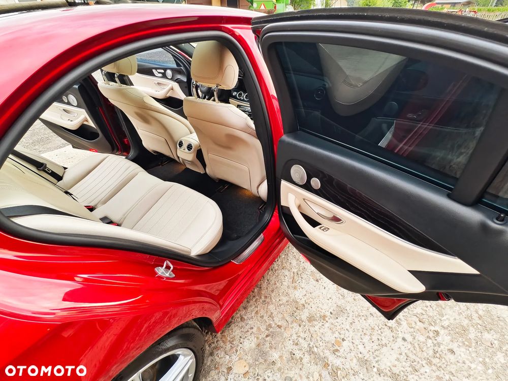 Mercedes-Benz Klasa E 300 9G-TRONIC - 20
