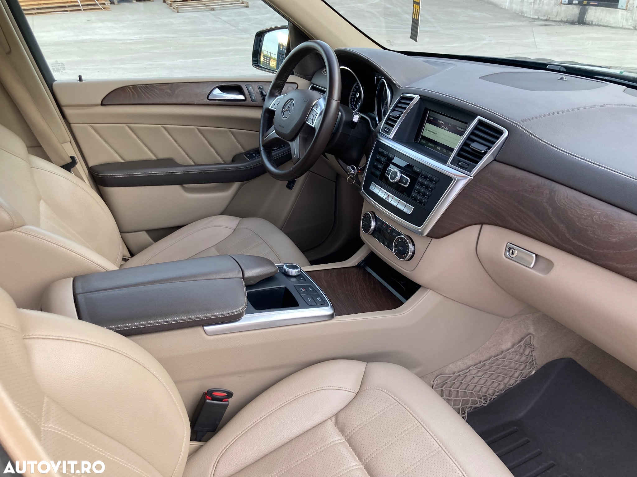 Mercedes-Benz GL 350 BlueTEC 4Matic 7G-TRONIC - 26