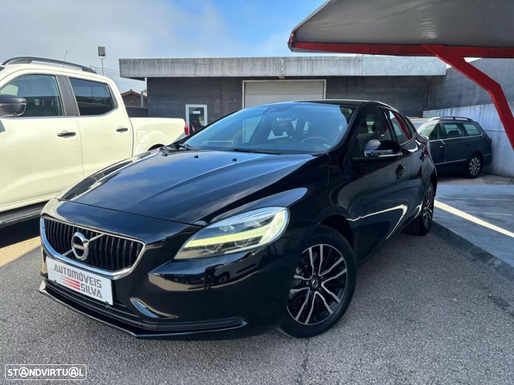 Volvo V40 2.0 D3 Momentum - 1