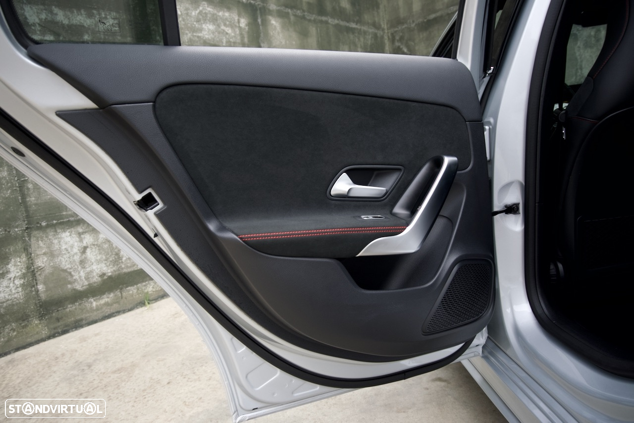 Mercedes-Benz A 250 e AMG Line - 22