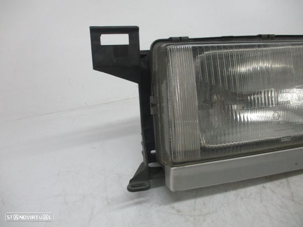 Otica / Farol Dto Volvo 740 (744) - 2